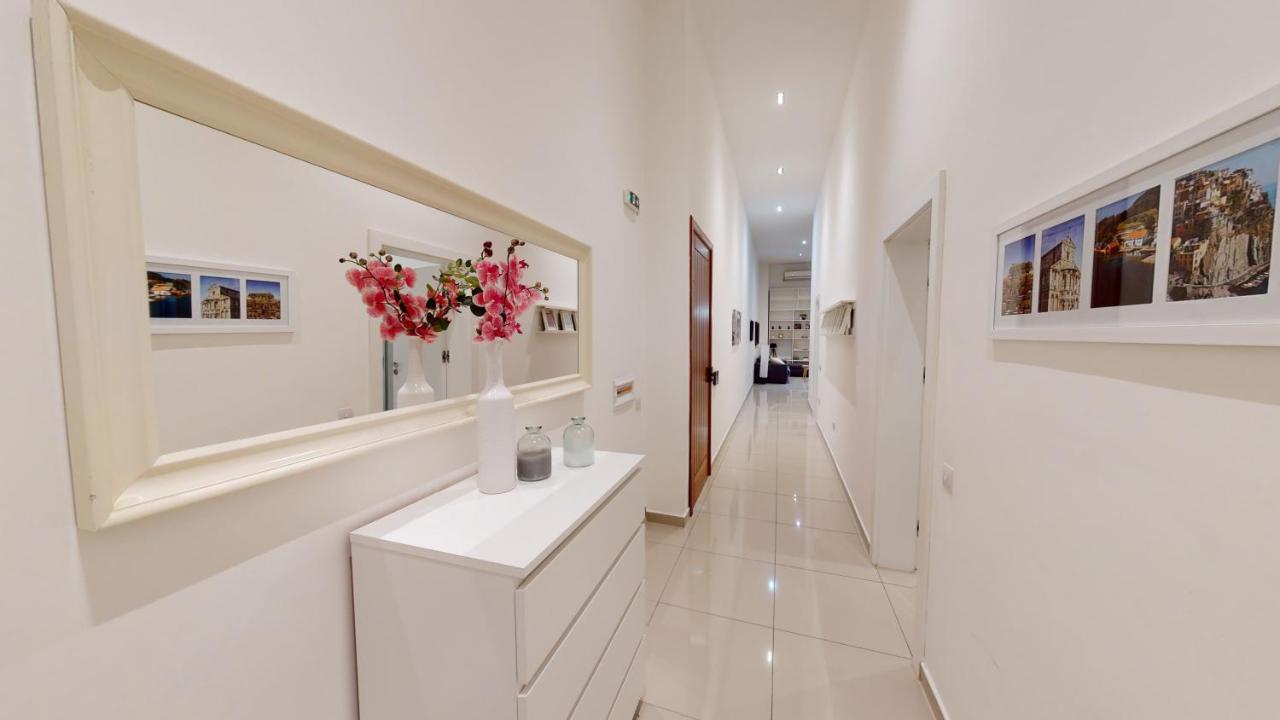 Spacious 3 Bedroom Maisonette สลีมา ภายนอก รูปภาพ