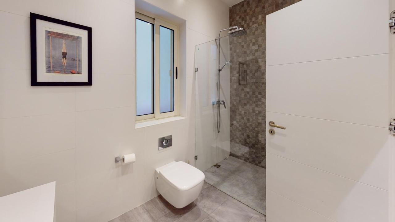 Spacious 3 Bedroom Maisonette สลีมา ภายนอก รูปภาพ